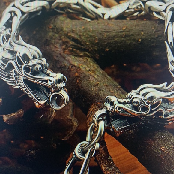 Silver oxidized double headed keel bracelet dragon artwork - Picture 9 of 10